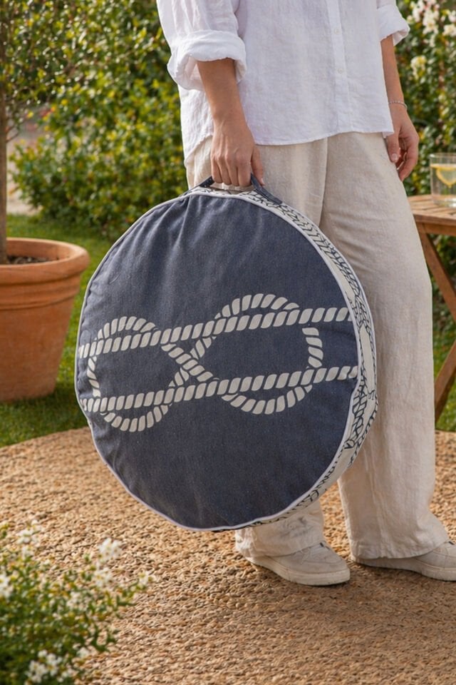 Nautical Puf Minder