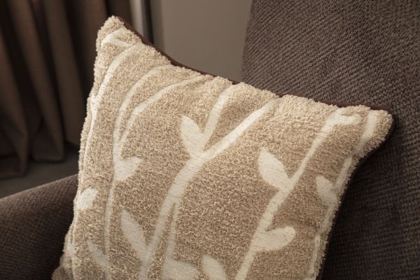 Biye Detay Bambu Desenli Keten Dokuma Kırlent Bej