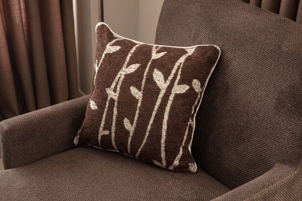 Biye Detay Bambu Desenli Keten Dokuma Kırlent Kahverengi