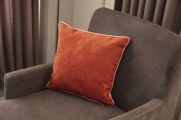 Biye Detay Cozy Dokulu Tüylü Keten Dokuma Kırlent Turuncu