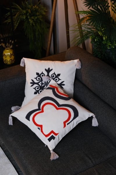 2'li set Püsküllü Punch Panç Nakışlı Kırlent Kılıfı 002 43x43 cm